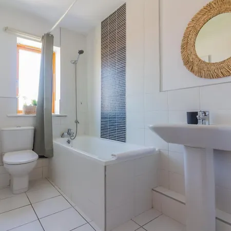 Guestready - Modern By Pheonix Park Appartement