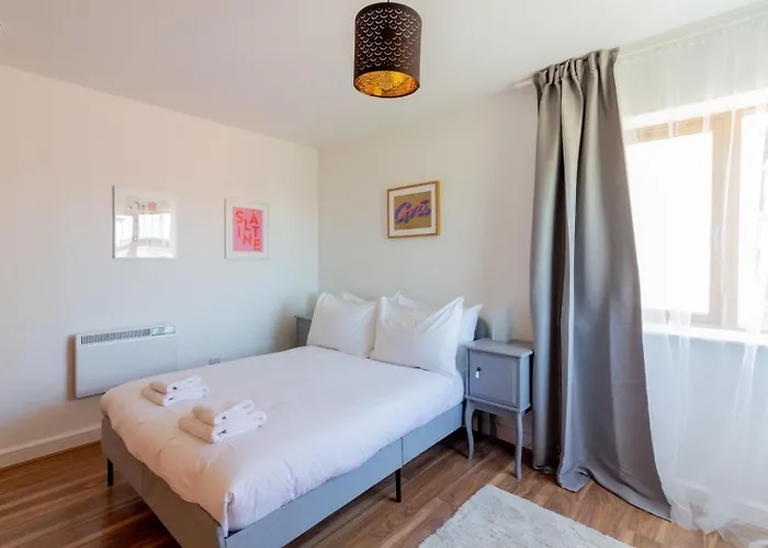 Guestready - Modern By Pheonix Park דירה *